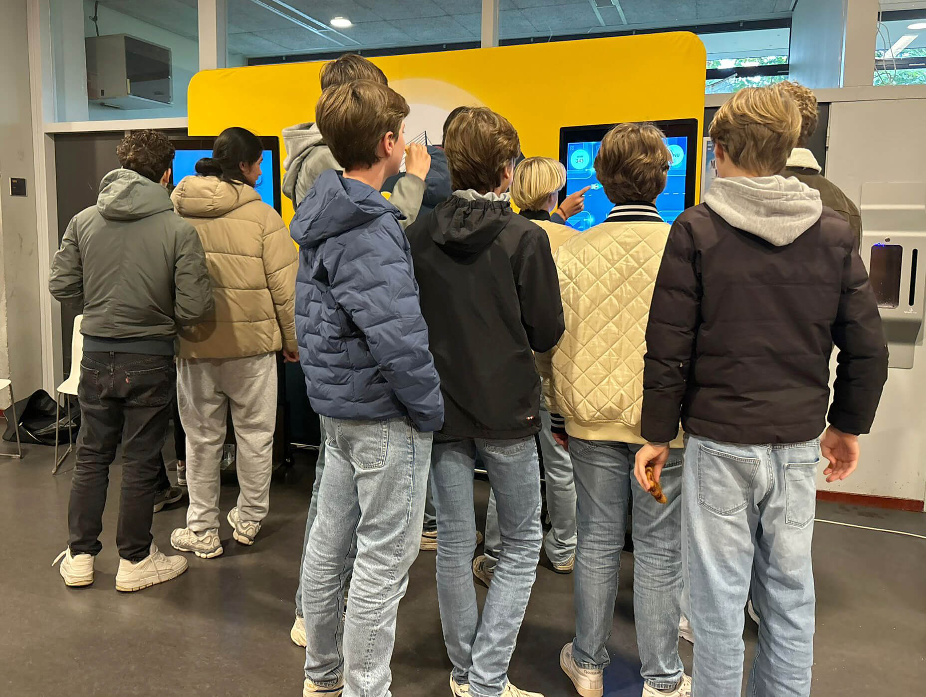 montessori lyceum rotterdam scholieren licht aan