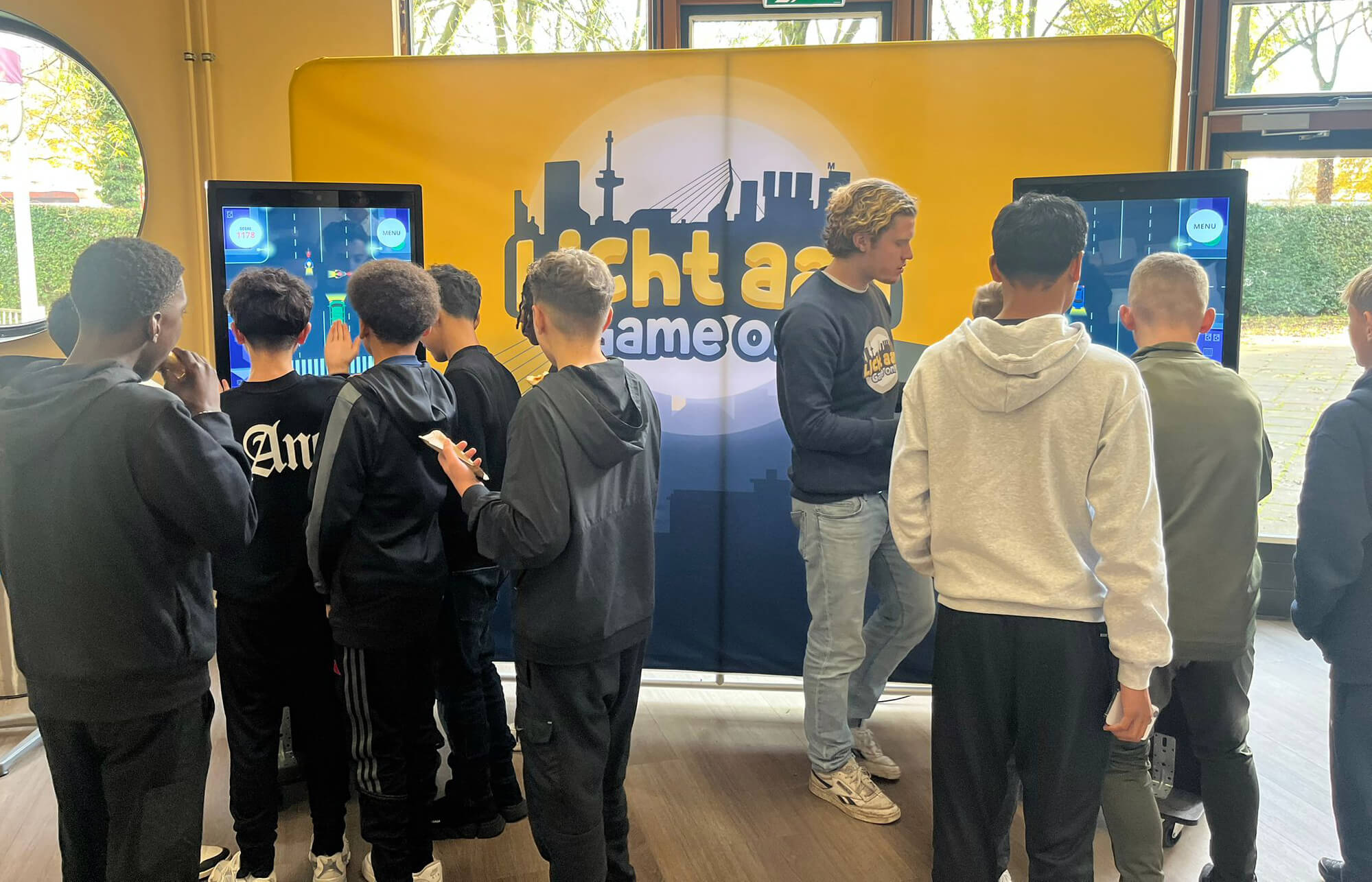 Thorbecke licht aan game on scholieren